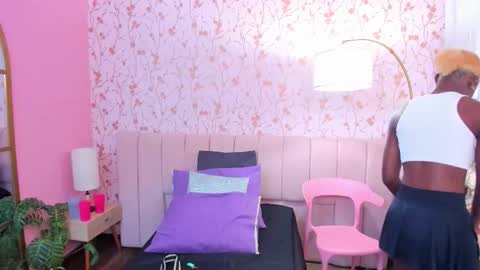 Amelia Adams online show from 10.18.25