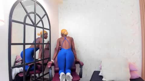 Amelia Adams online show from 10.24.25