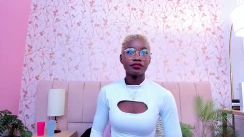 Amelia Adams online show from 12.02.25