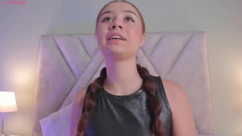 Snapshot of amelia_saenz_ chatting on 05.19.26 Amelia online show from 05.19.26
