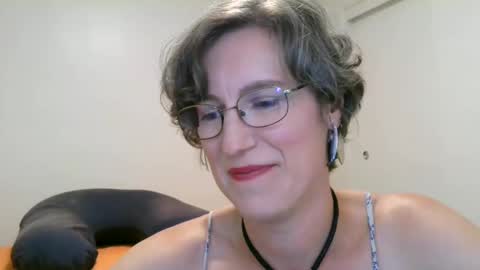 Snapshot of ameliaishka chatting on 09.18.25 Ameliaishka online show from 09.18.25