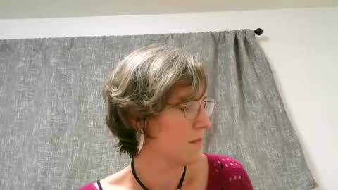 Snapshot of ameliaishka chatting on 09.30.25 Ameliaishka online show from 09.30.25