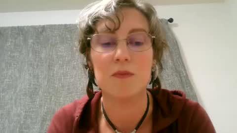 Snapshot of ameliaishka chatting on 10.04.25 Ameliaishka online show from 10.04.25