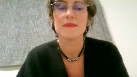 Snapshot of ameliaishka chatting on 10.06.25 Ameliaishka online show from 10.06.25