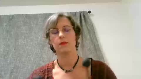 Snapshot of ameliaishka chatting on 10.11.25 Ameliaishka online show from 10.11.25