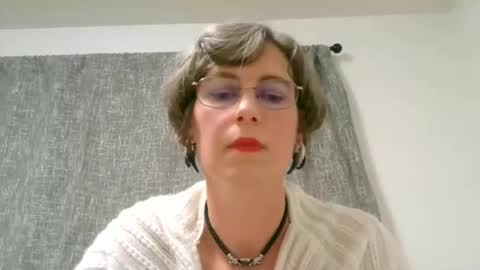 Snapshot of ameliaishka chatting on 10.19.25 Ameliaishka online show from 10.19.25