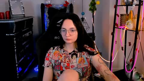 Snapshot of ameliamalina chatting on 12.20.24 Amelia online show from 12.20.24