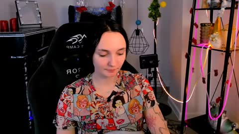 Snapshot of ameliamalina chatting on 12.20.24 Amelia online show from 12.20.24