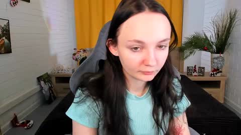 Snapshot of ameliamalina chatting on 12.30.24 Amelia online show from 12.30.24