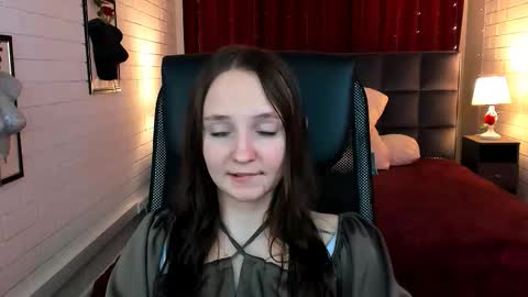 Snapshot of ameliamalina chatting on 11.18.25 Amelia online show from 11.18.25