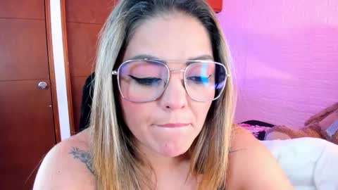 I am Ame  Nice to meet you   online show from 10.17.25