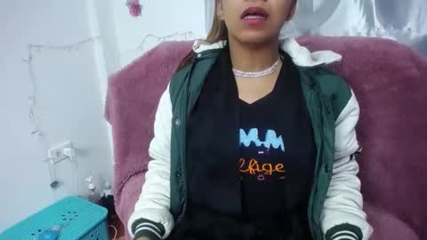 Snapshot of amelie01bronw chatting on 12.31.24 amelie brown online show from 12.31.24