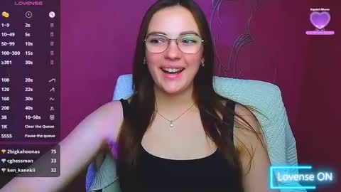 Snapshot of amelie_jackson_ chatting on 12.12.24 Amelie online show from 12.12.24