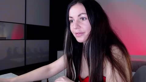 amelinamersi online show from 12.20.25