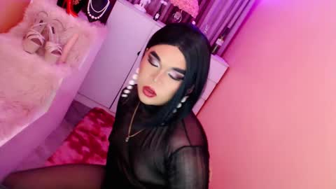 Queen Mireska online show from 01.14.25