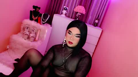 Queen Mireska online show from 01.16.25