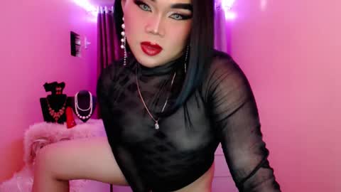 Queen Mireska online show from 02.22.25