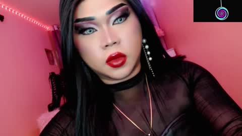 Queen Mireska online show from 11.24.25