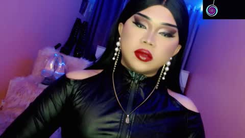 Queen Mireska online show from 02.17.26