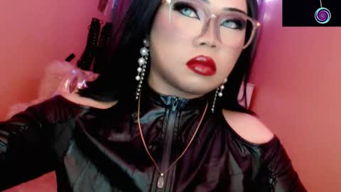 Queen Mireska online show from 02.25.26