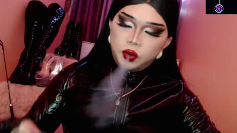 Queen Mireska online show from 04.13.26