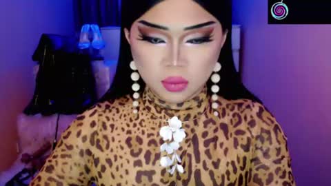 Snapshot of amiadoll chatting on 06.25.26 Queen Mireska online show from 06.25.26