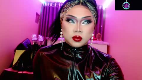 Snapshot of amiadoll chatting on 07.04.26 Queen Mireska online show from 07.04.26