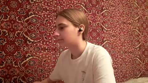 Snapshot of amiefetty chatting on 09.19.25 Iveta online show from 09.19.25