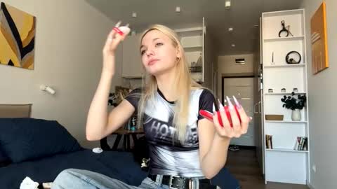 Snapshot of amiefetty chatting on 10.07.25 Iveta online show from 10.07.25