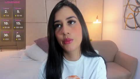 Snapshot of amiirra_ chatting on 12.11.24 Amira sweet online show from 12.11.24