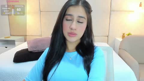 Snapshot of amiirra_ chatting on 12.21.24 Amira sweet online show from 12.21.24