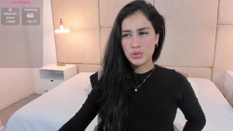 Snapshot of amiirra_ chatting on 12.28.24 Amira sweet online show from 12.28.24