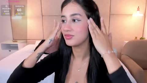 Snapshot of amiirra_ chatting on 02.11.25 Amira sweet online show from 02.11.25