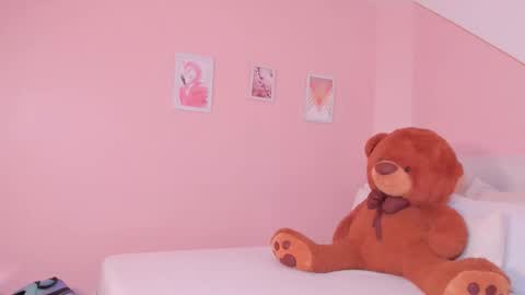 Amira Sanz online show from 10.15.25