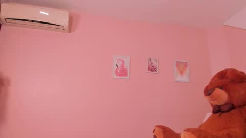 Amira Sanz online show from 10.17.25