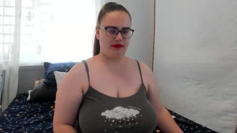 Amira Vyxen online show from 04.22.26