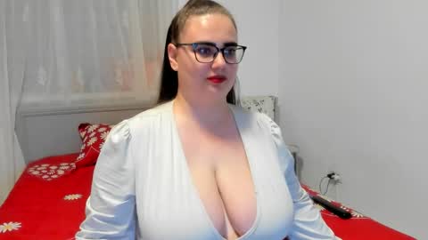 Amira Vyxen online show from 06.05.26