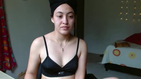 Snapshot of amitlu_ chatting on 02.21.25 amitlu_ online show from 02.21.25