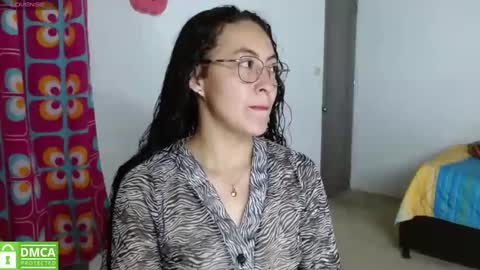 Snapshot of amitlu_ chatting on 11.23.25 amitlu_ online show from 11.23.25