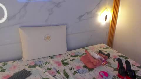 Ammie kova online show from 09.24.25