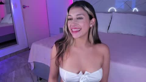 Snapshot of ammy_camm chatting on 12.10.24 Ammy  online show from 12.10.24