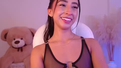 Snapshot of amonet_x chatting on 09.22.25 Sophi online show from 09.22.25