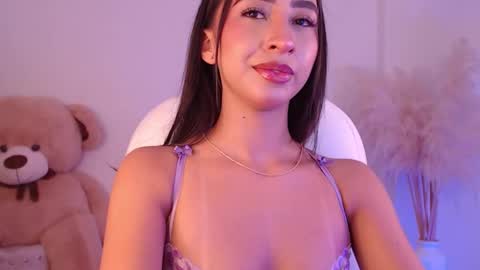 Snapshot of amonet_x chatting on 09.26.25 Sophi online show from 09.26.25