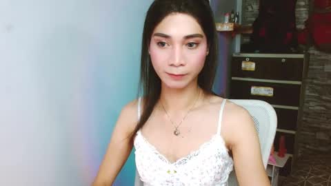 Snapshot of amorous_tina chatting on 11.18.25 Tina online show from 11.18.25