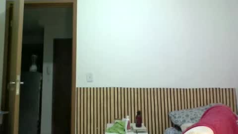 amputeeluna online show from 02.20.25