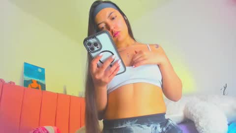 Snapshot of amy1cute chatting on 11.09.25 Amy online show from 11.09.25