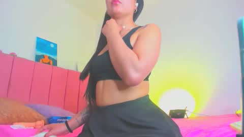 Snapshot of amy1cute chatting on 11.22.25 Amy online show from 11.22.25