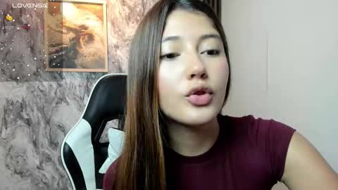 Snapshot of amy_innocent_ chatting on 09.17.25 Amy online show from 09.17.25