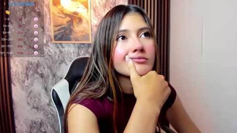 Snapshot of amy_innocent_ chatting on 10.01.25 Amy online show from 10.01.25