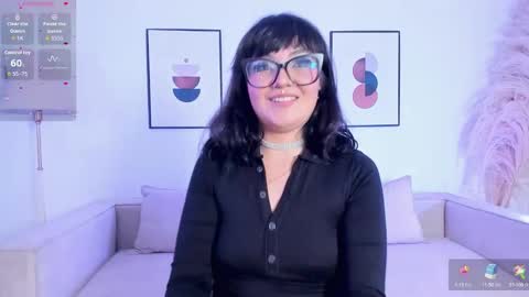 Snapshot of amy_lit chatting on 10.06.25 Hello I am Allison Welcome to my room and let is have a good time together whith me online show from 10.06.25